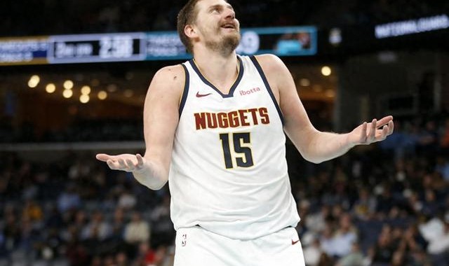 博鱼APP-又一项历史第一！约基奇你太狠了，80年没人实现的壮举，轻松做到|三分球|掘金|尼古拉-约基奇|波特兰开拓者队|斯库特·亨德森_新浪体育_新浪新闻