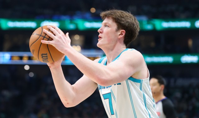 博鱼APP-第三节紧急调整独揽17分！克尼佩尔14中6&amp;三分10中3拿20分6板3助