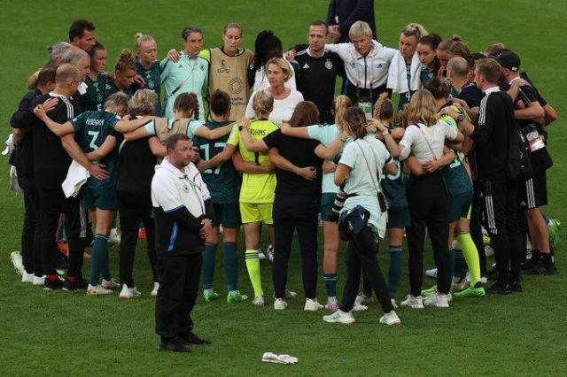 1659312637840034549.jpg 1659312585.jpg